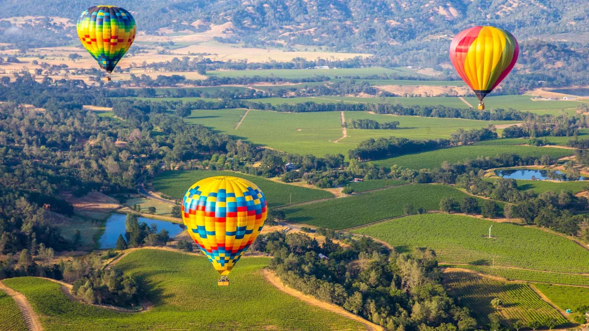 Heißluftballons starten in Pleasant Hill, Kalifornien